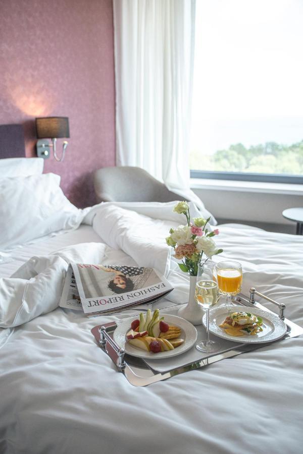 Premier Hotel Oděsa Exteriér fotografie Room service