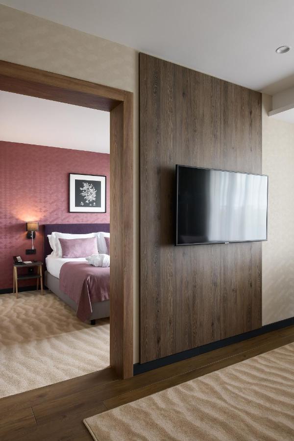 Premier Hotel Oděsa Exteriér fotografie A room at the hotel